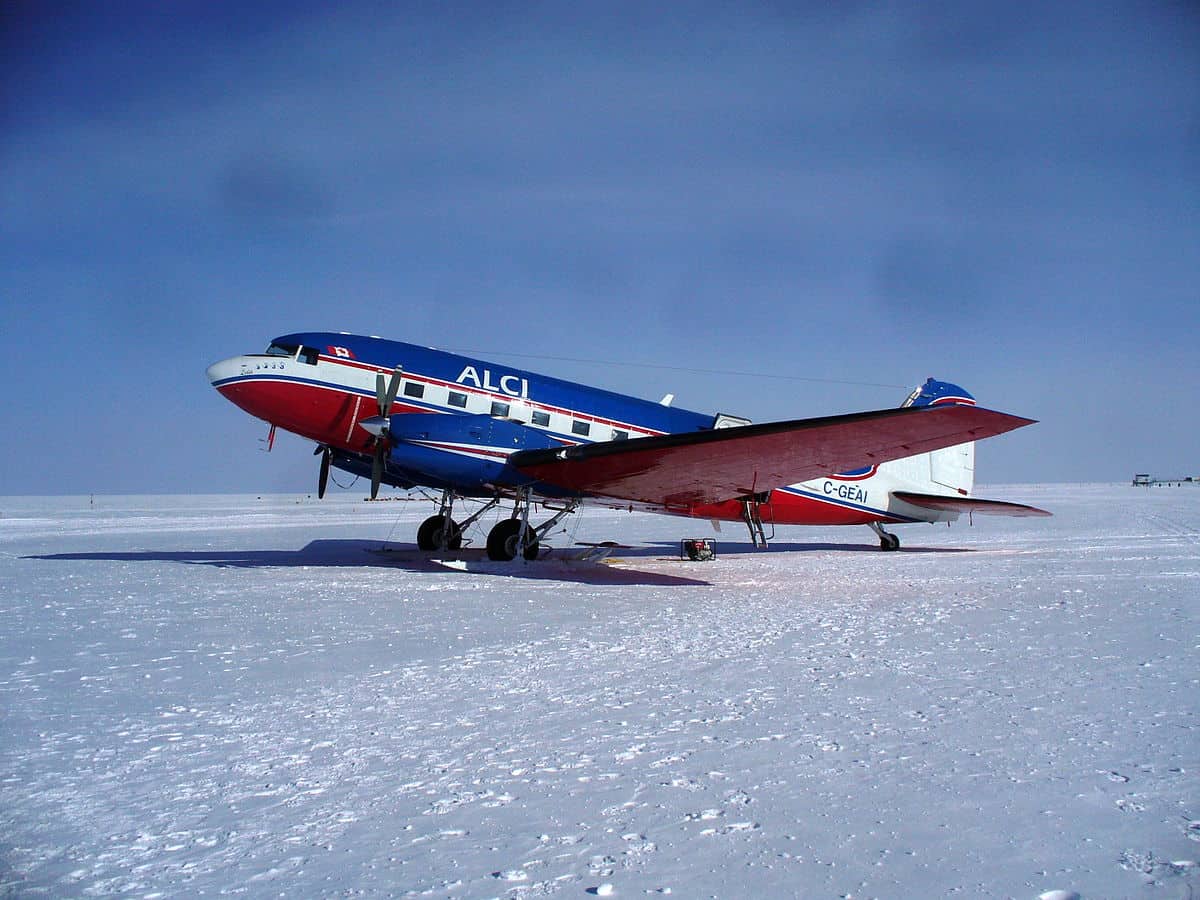 4 Reasons Why You Can’t You Fly Over Antarctica (And 4 Exceptions ...